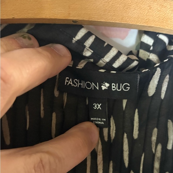 Vintage Fashion Bug Black and Cream Button Down Shirt - Picture 5 of 9